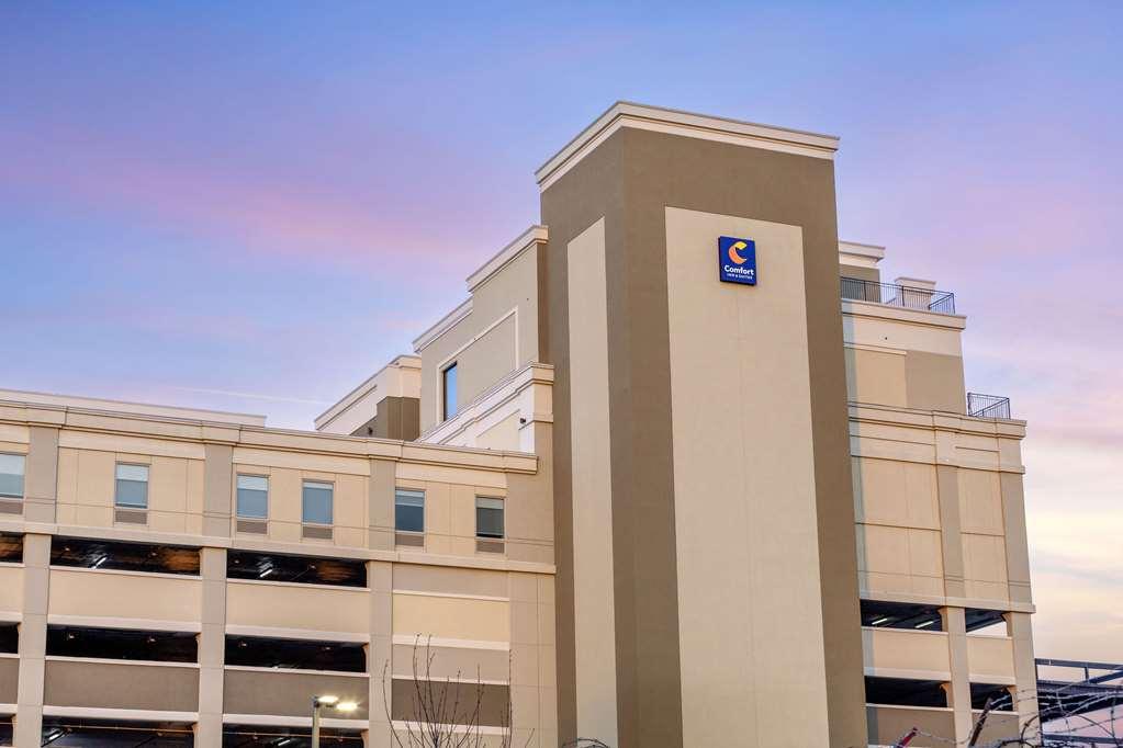 Comfort Inn & Suites Newark Liberty International Airport 외부 사진