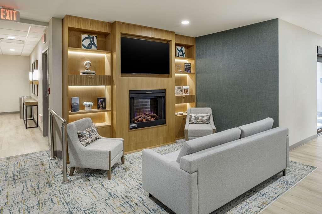 Comfort Inn & Suites Newark Liberty International Airport 내부 사진