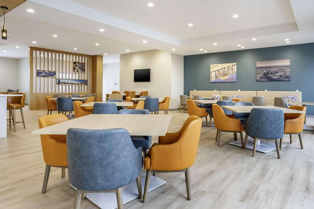 Comfort Inn & Suites Newark Liberty International Airport 레스토랑 사진