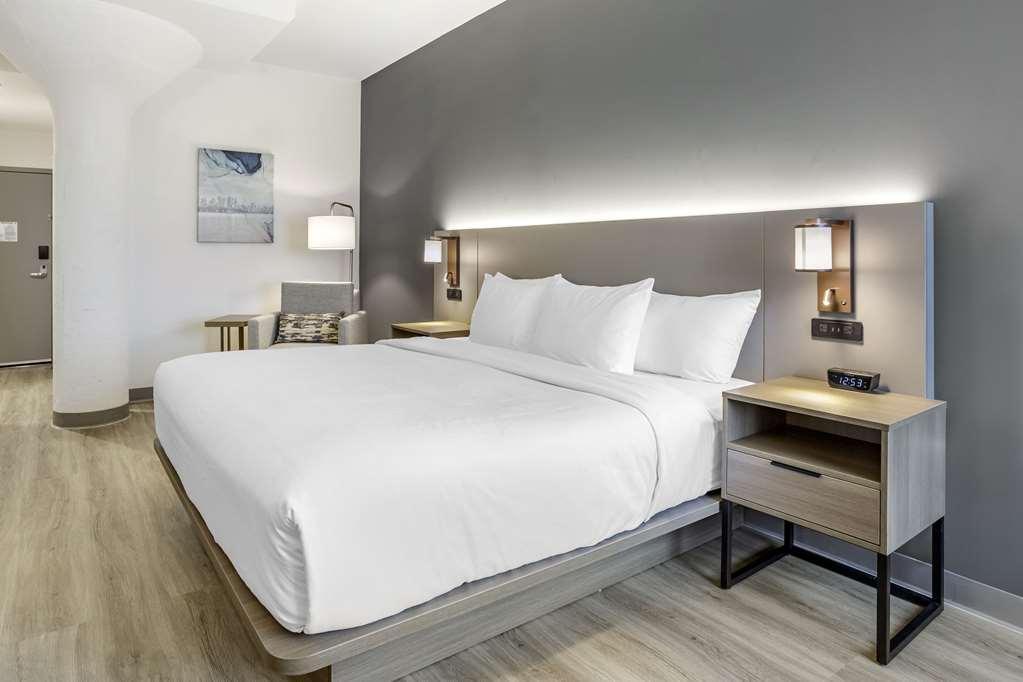Comfort Inn & Suites Newark Liberty International Airport 객실 사진