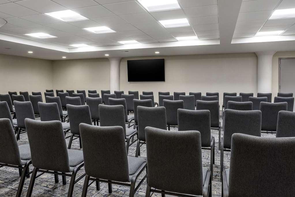 Comfort Inn & Suites Newark Liberty International Airport 시설 사진