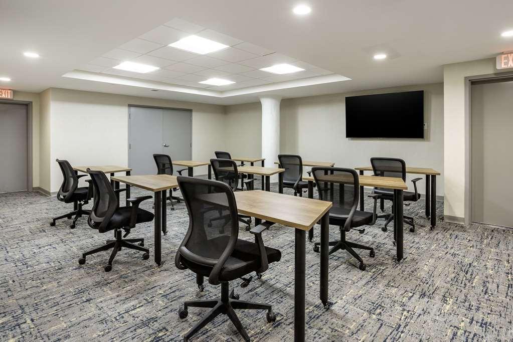 Comfort Inn & Suites Newark Liberty International Airport 시설 사진