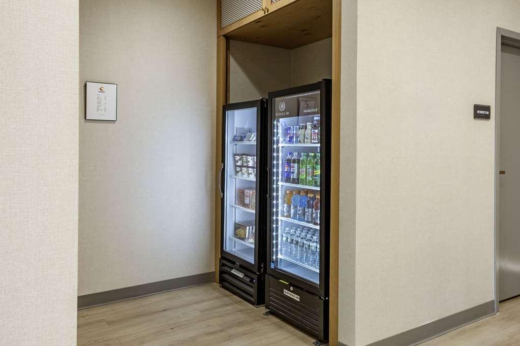 Comfort Inn & Suites Newark Liberty International Airport 시설 사진