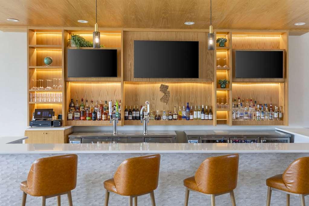 Comfort Inn & Suites Newark Liberty International Airport 레스토랑 사진