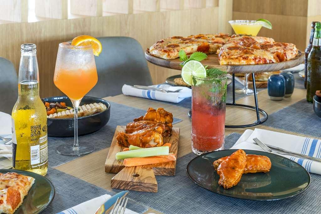 Comfort Inn & Suites Newark Liberty International Airport 레스토랑 사진