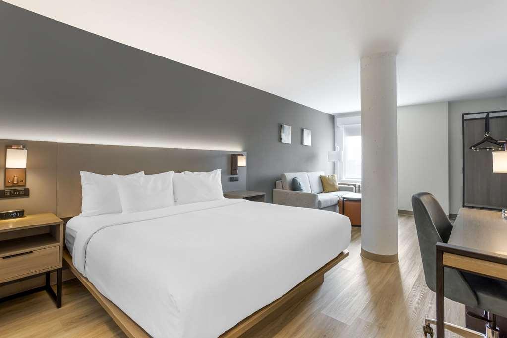Comfort Inn & Suites Newark Liberty International Airport 객실 사진
