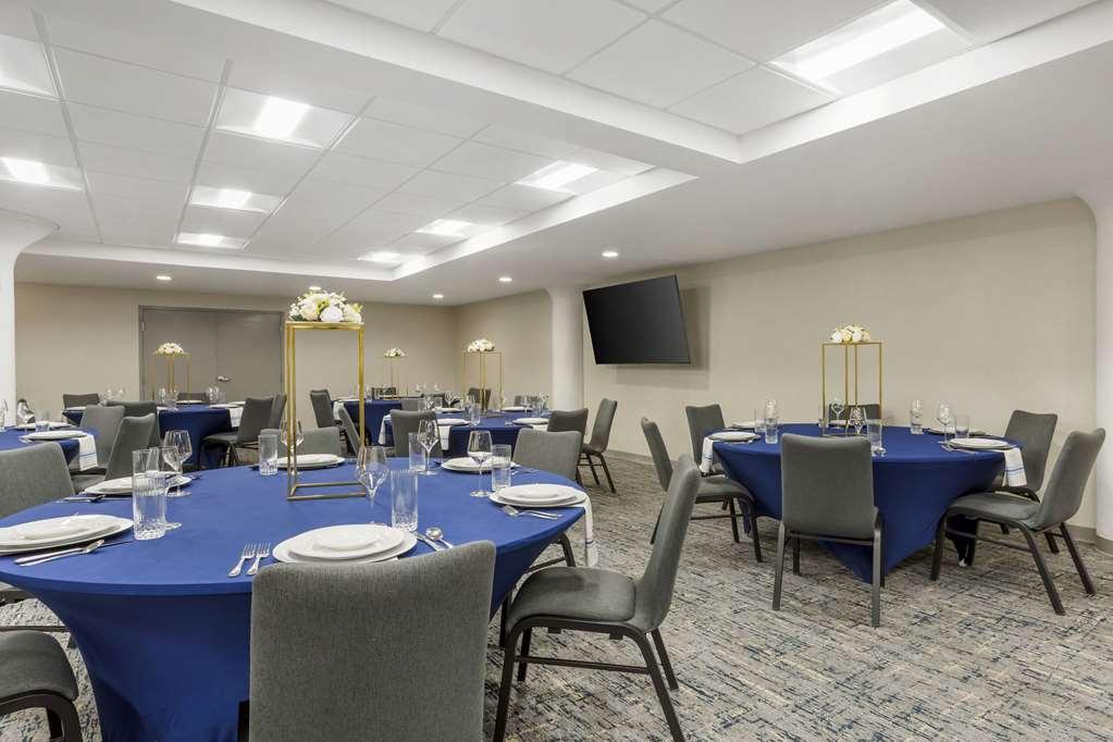 Comfort Inn & Suites Newark Liberty International Airport 시설 사진