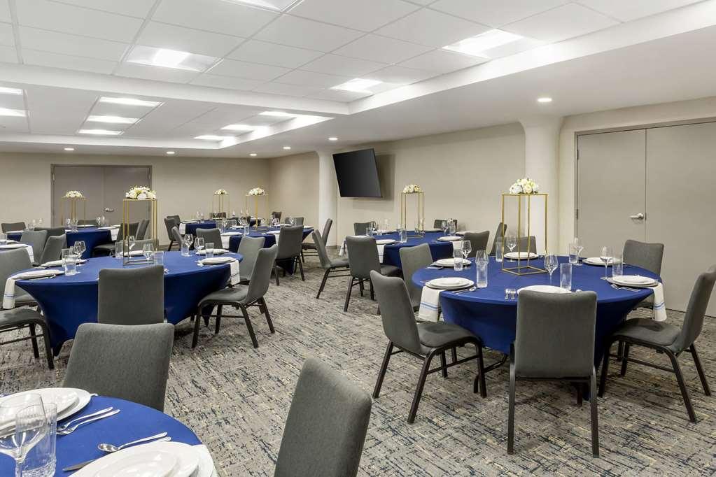 Comfort Inn & Suites Newark Liberty International Airport 시설 사진